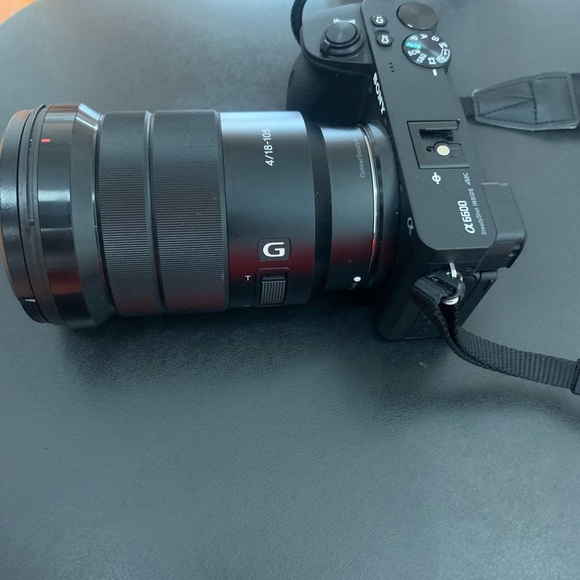 Sony A6600 Camera and Lens (Excellent condition) - Picture 3 of 15